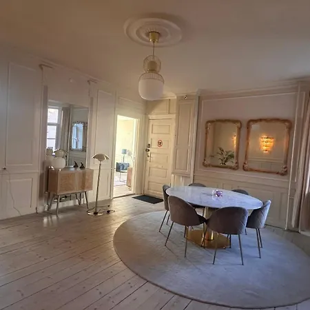Apartment The Square - Carolinas Copenhagen