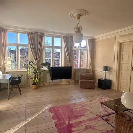 The Square - Carolinas Apartment *