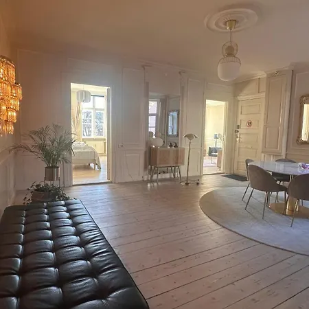 The Square - Carolinas Apartment