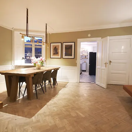 The Square * كوبنهاجن