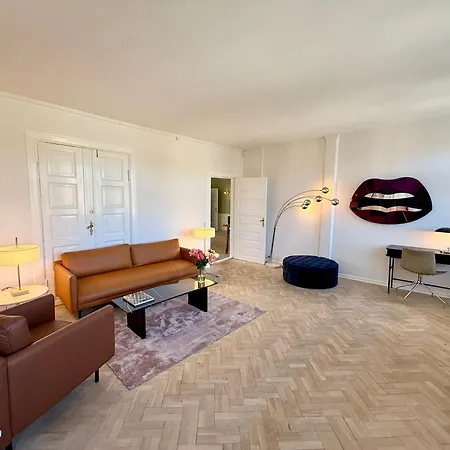 The Square Apartment *
