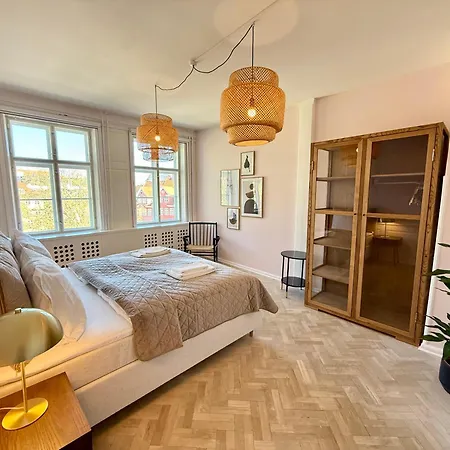 The Square Apartment *