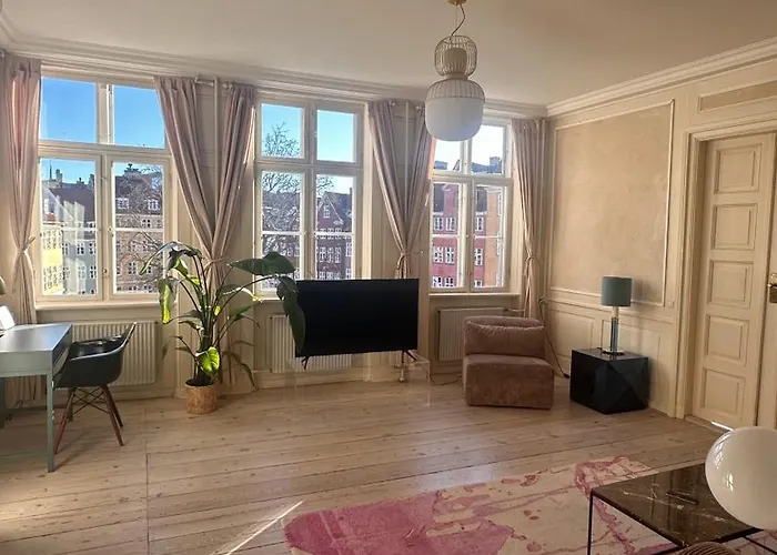 The Square Апартаменты *