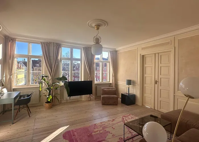 Апартаменты The Square Копенгаген