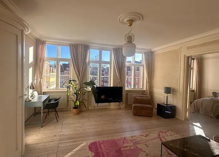 The Square Апартаменты *