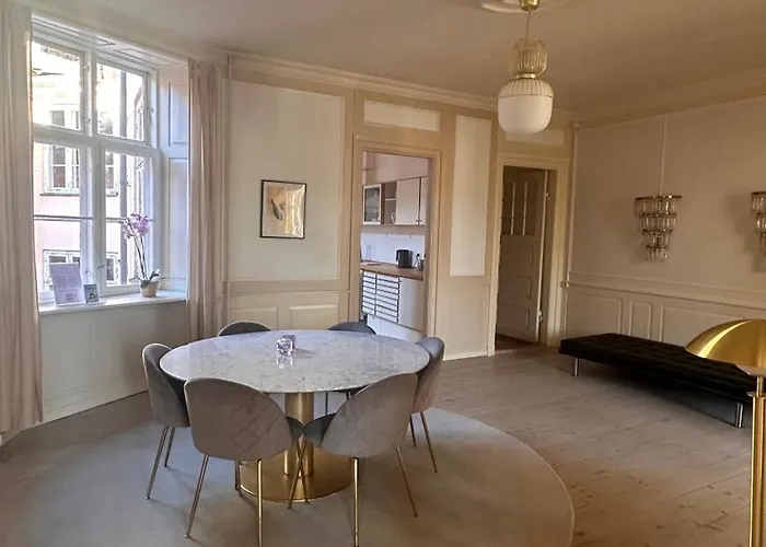 Апартаменты The Square Копенгаген