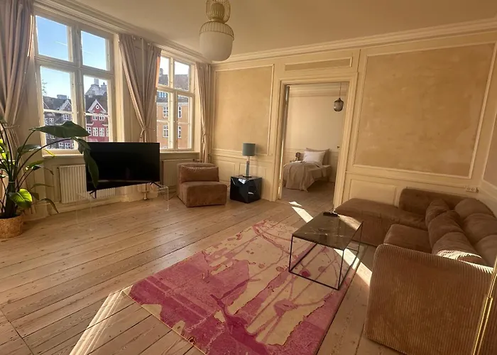 The Square Апартаменты