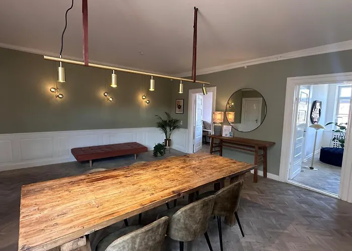 Апартаменты The Square Копенгаген