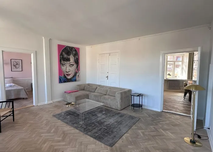 Апартаменты The Square Копенгаген