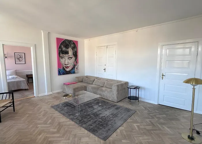 Апартаменты The Square Копенгаген